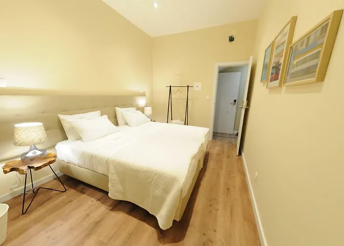 Naya-downtown 招待所